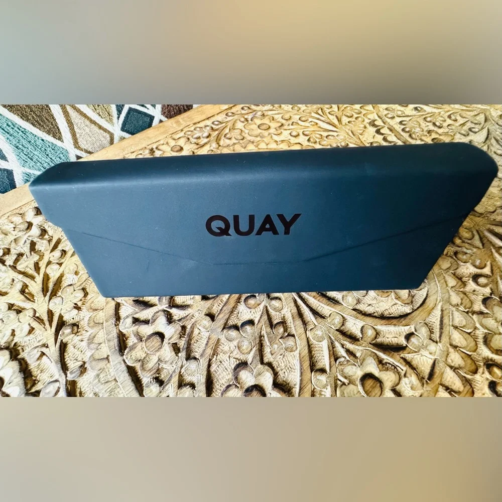 NEW IN BOX!! Quay Notorious Sunglasses in Tortoise - Picture 6 of 16
